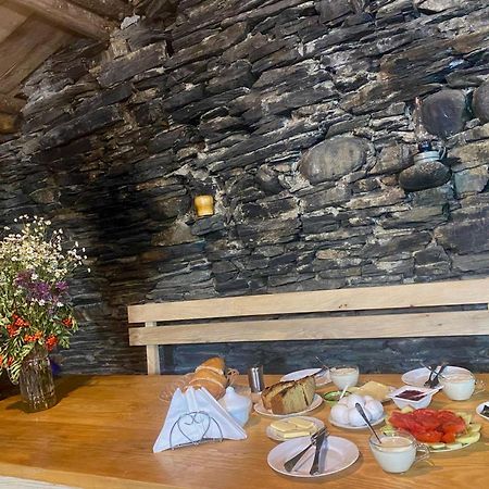 Ushguli 12 Century Hotel Екстериор снимка