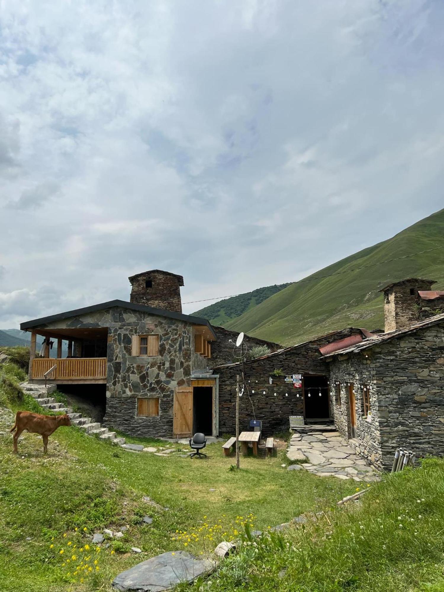 Ushguli 12 Century Hotel Екстериор снимка